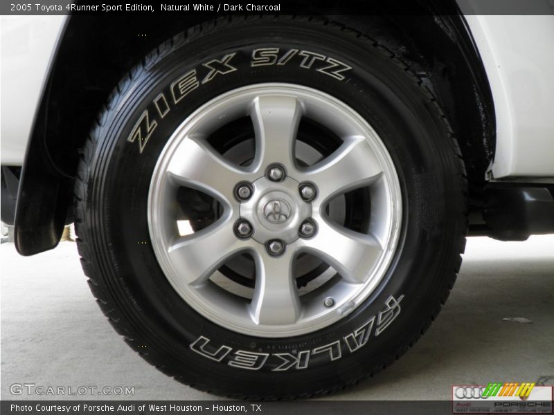 Natural White / Dark Charcoal 2005 Toyota 4Runner Sport Edition