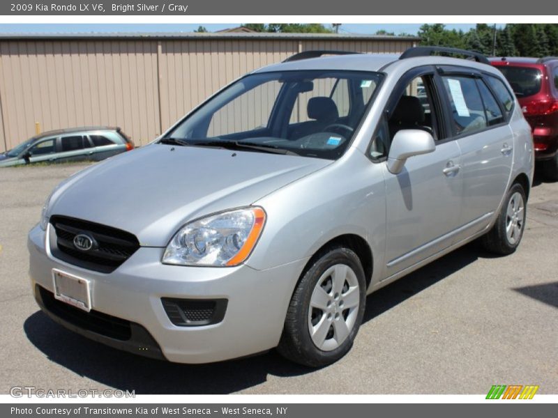 Bright Silver / Gray 2009 Kia Rondo LX V6