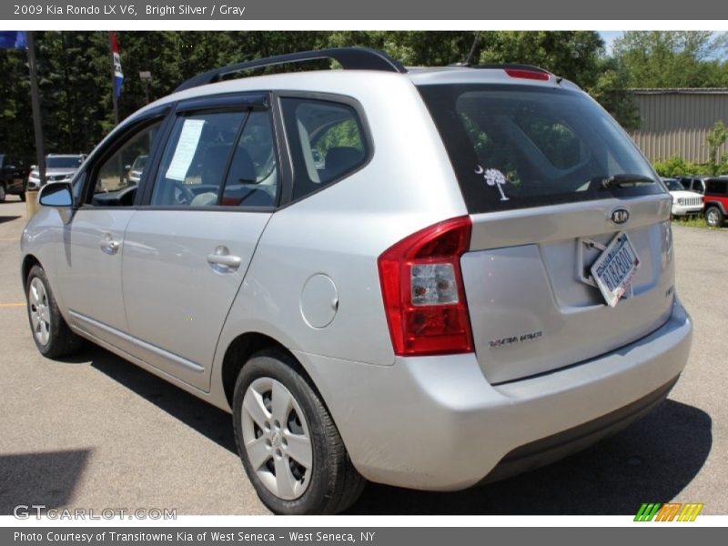 Bright Silver / Gray 2009 Kia Rondo LX V6
