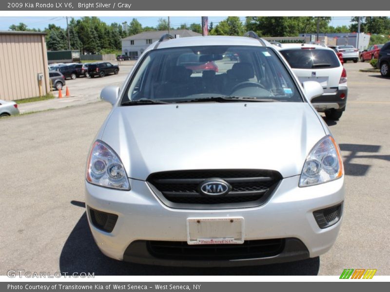 Bright Silver / Gray 2009 Kia Rondo LX V6