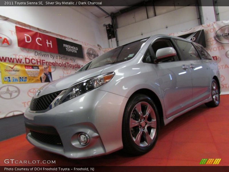 Silver Sky Metallic / Dark Charcoal 2011 Toyota Sienna SE