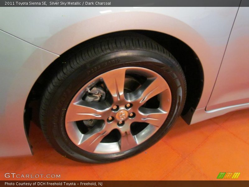 Silver Sky Metallic / Dark Charcoal 2011 Toyota Sienna SE