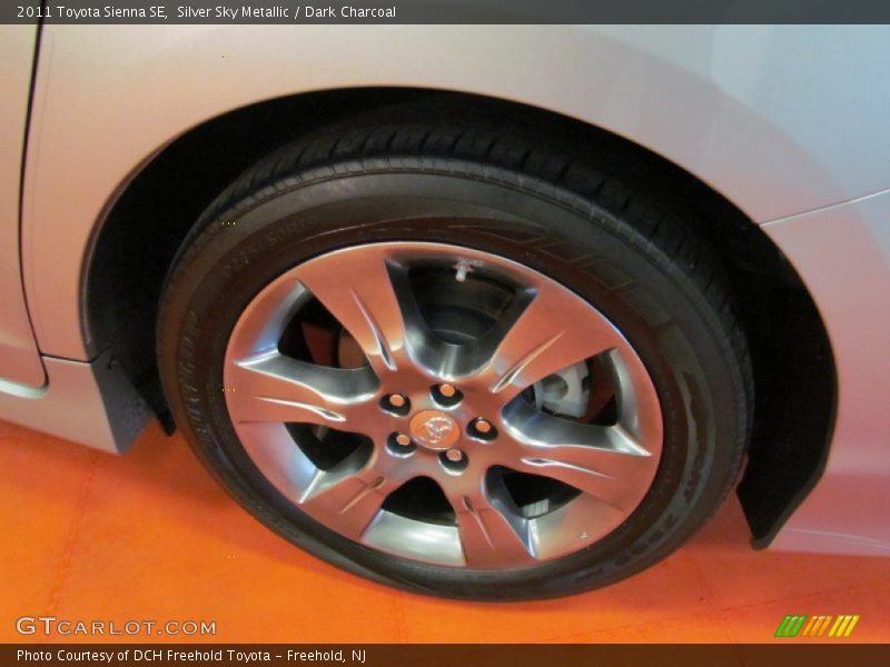 Silver Sky Metallic / Dark Charcoal 2011 Toyota Sienna SE