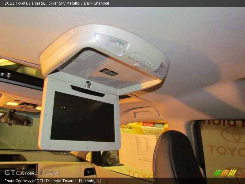 Silver Sky Metallic / Dark Charcoal 2011 Toyota Sienna SE
