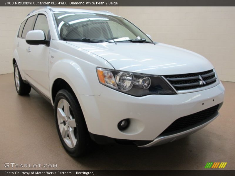 Diamond White Pearl / Beige 2008 Mitsubishi Outlander XLS 4WD