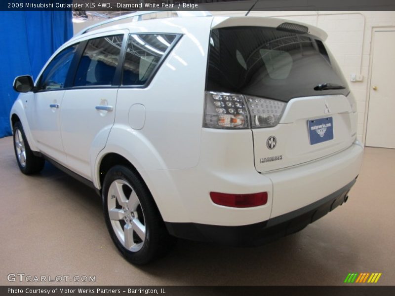 Diamond White Pearl / Beige 2008 Mitsubishi Outlander XLS 4WD