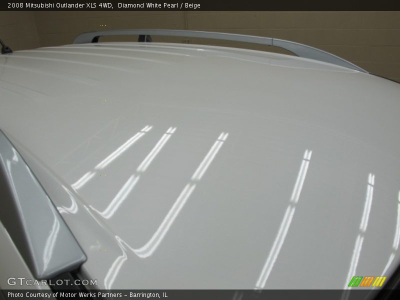 Diamond White Pearl / Beige 2008 Mitsubishi Outlander XLS 4WD