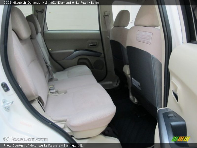 Diamond White Pearl / Beige 2008 Mitsubishi Outlander XLS 4WD