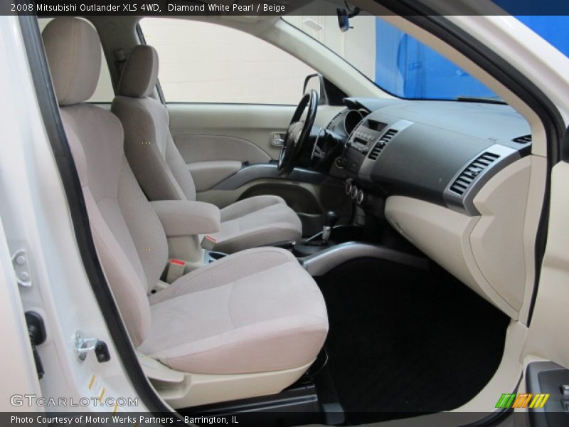 Diamond White Pearl / Beige 2008 Mitsubishi Outlander XLS 4WD