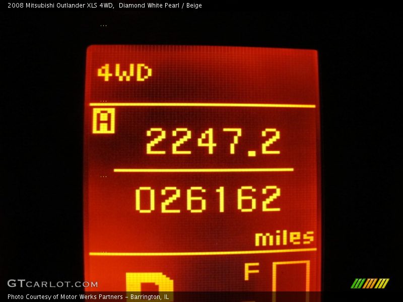 Diamond White Pearl / Beige 2008 Mitsubishi Outlander XLS 4WD