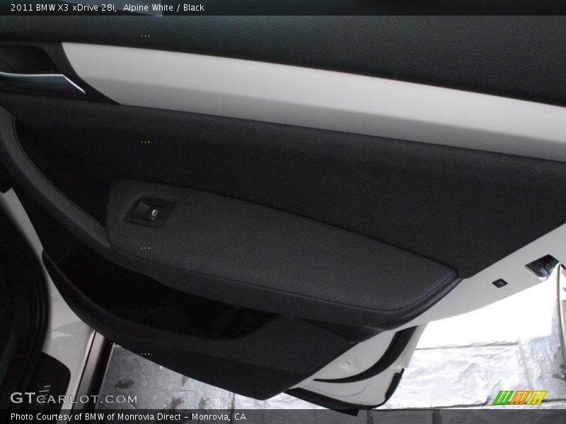 Alpine White / Black 2011 BMW X3 xDrive 28i