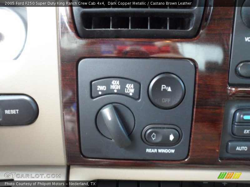 Controls of 2005 F250 Super Duty King Ranch Crew Cab 4x4