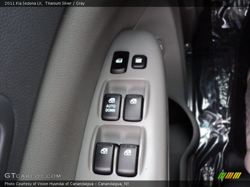 Titanium Silver / Gray 2011 Kia Sedona LX