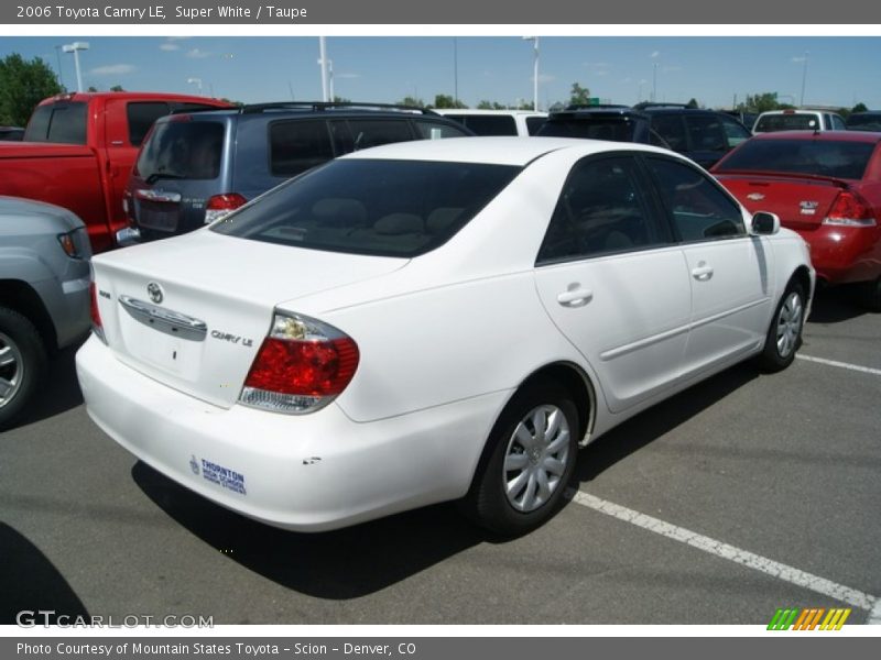 Super White / Taupe 2006 Toyota Camry LE