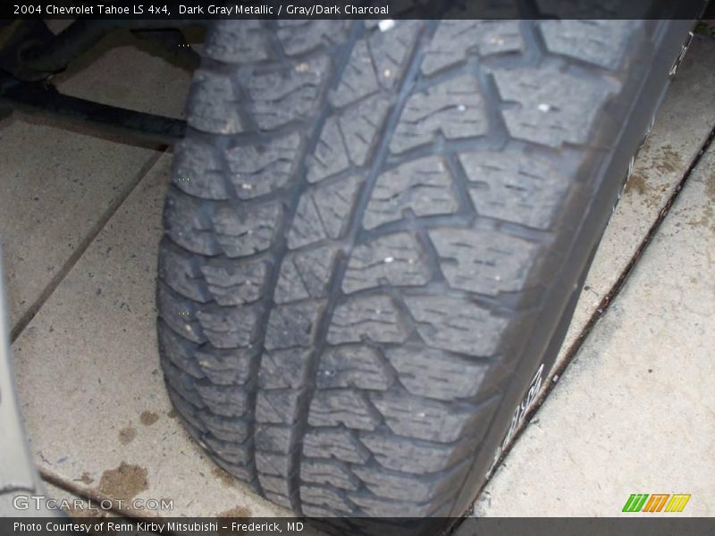 Dark Gray Metallic / Gray/Dark Charcoal 2004 Chevrolet Tahoe LS 4x4