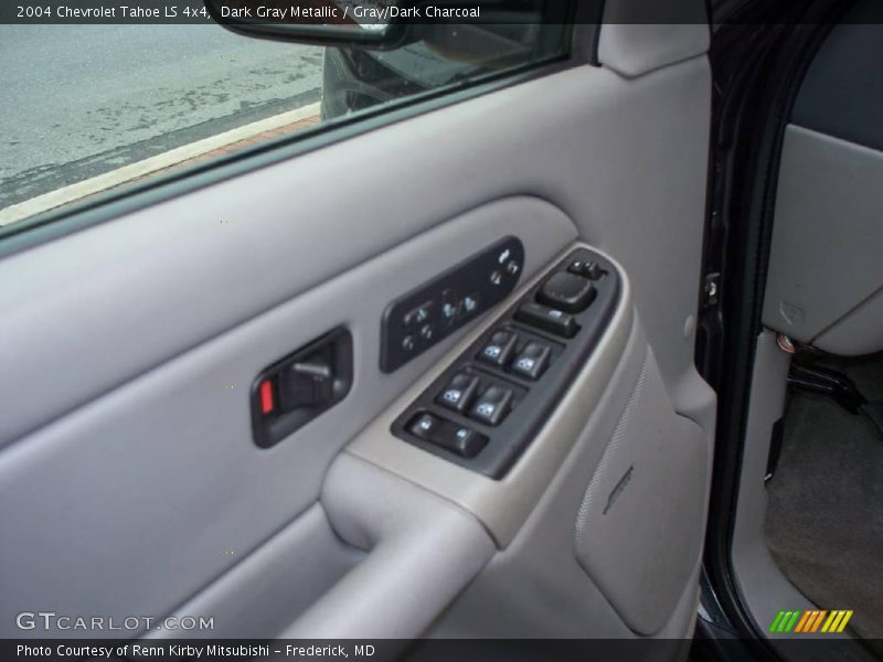 Dark Gray Metallic / Gray/Dark Charcoal 2004 Chevrolet Tahoe LS 4x4