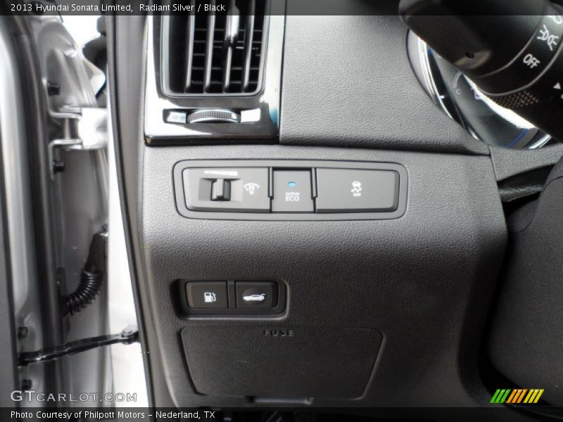 Radiant Silver / Black 2013 Hyundai Sonata Limited