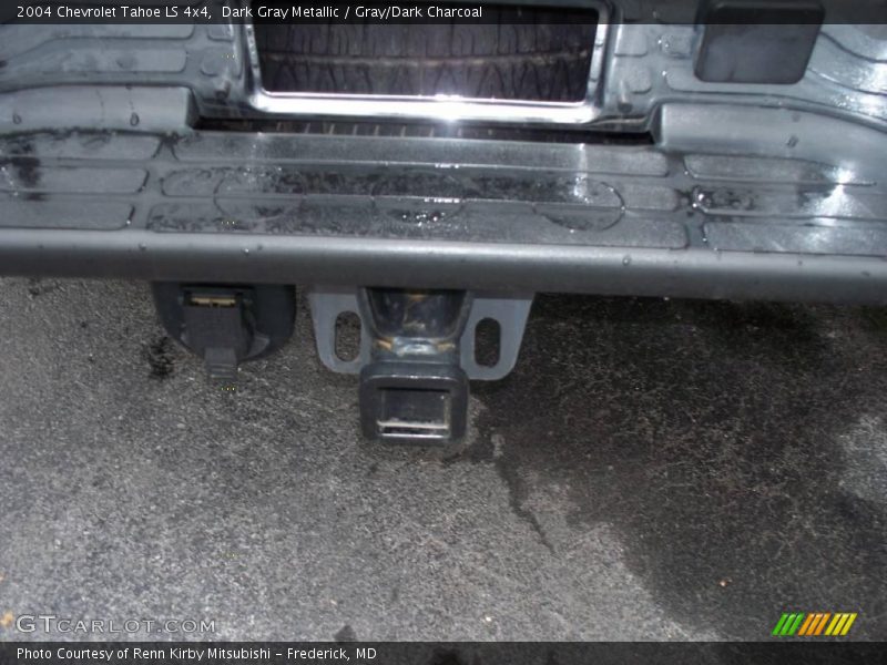 Dark Gray Metallic / Gray/Dark Charcoal 2004 Chevrolet Tahoe LS 4x4