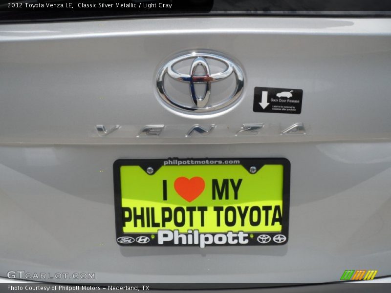Classic Silver Metallic / Light Gray 2012 Toyota Venza LE