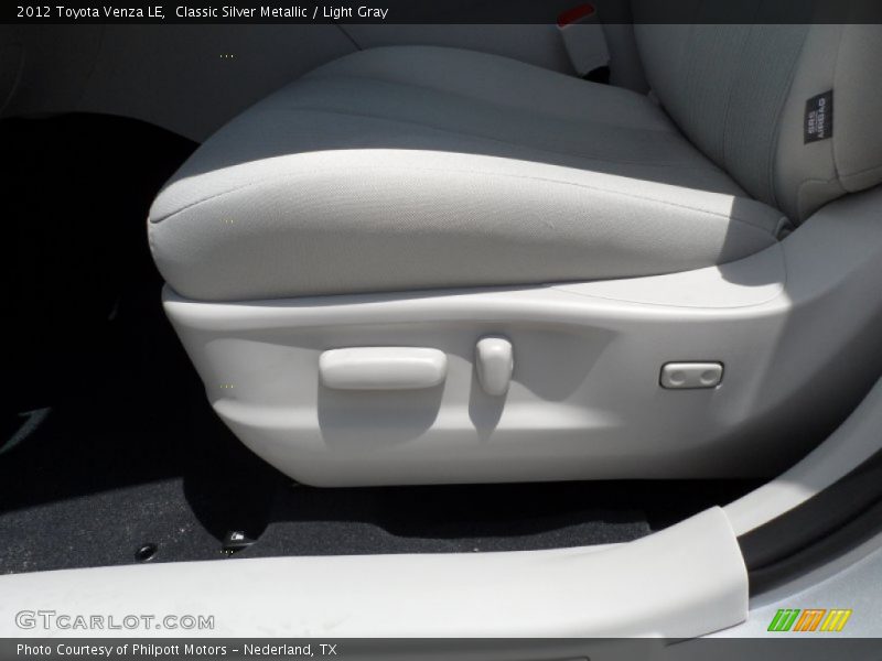 Classic Silver Metallic / Light Gray 2012 Toyota Venza LE