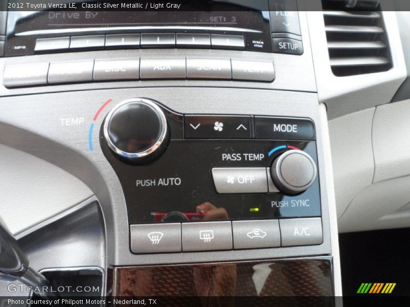Classic Silver Metallic / Light Gray 2012 Toyota Venza LE