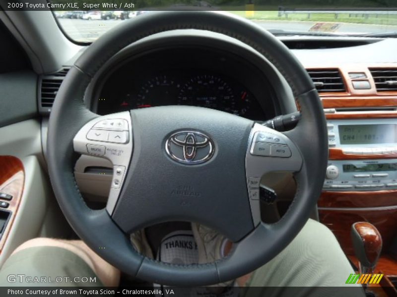 Super White / Ash 2009 Toyota Camry XLE