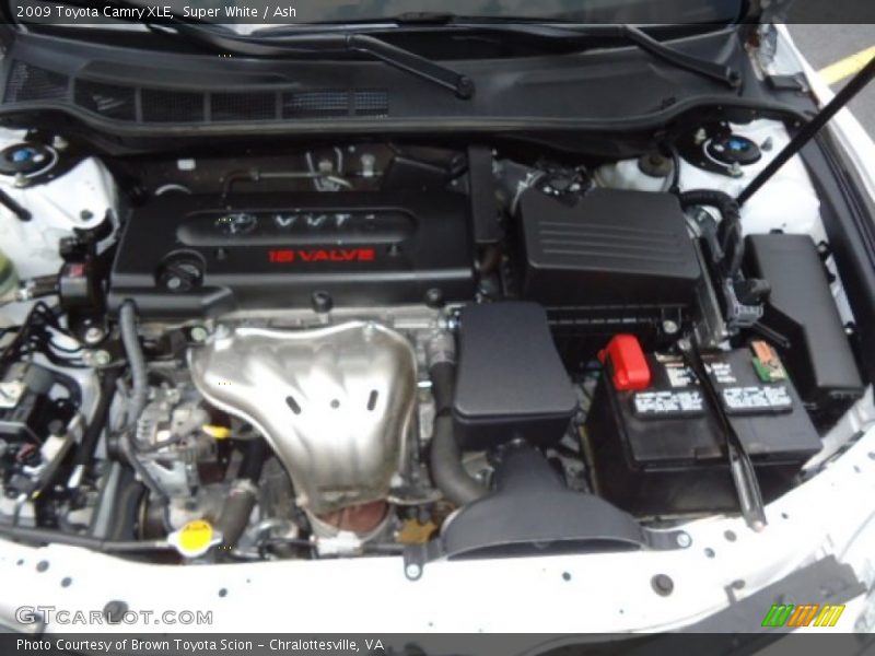 Super White / Ash 2009 Toyota Camry XLE