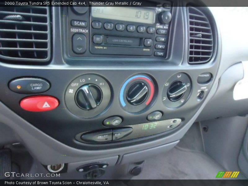 Controls of 2000 Tundra SR5 Extended Cab 4x4
