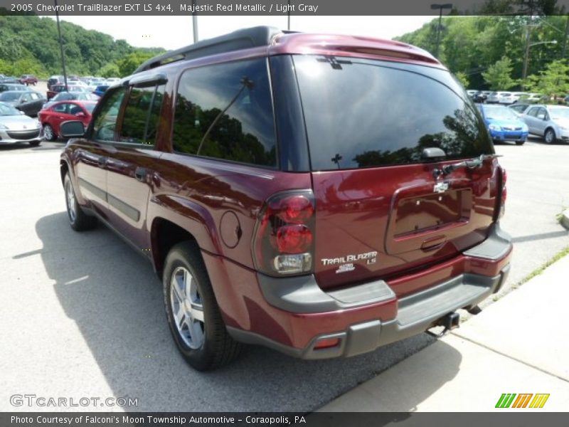 Majestic Red Metallic / Light Gray 2005 Chevrolet TrailBlazer EXT LS 4x4
