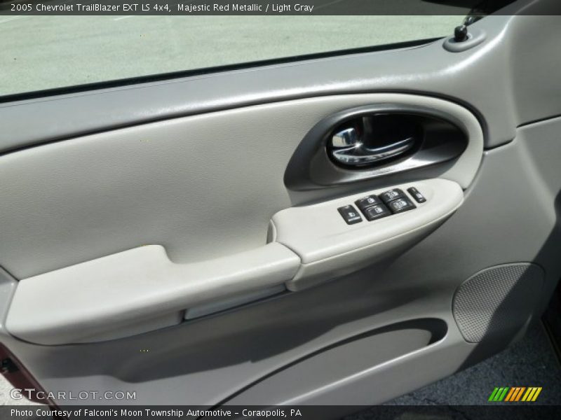 Majestic Red Metallic / Light Gray 2005 Chevrolet TrailBlazer EXT LS 4x4