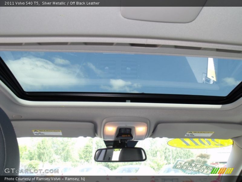 Silver Metallic / Off Black Leather 2011 Volvo S40 T5