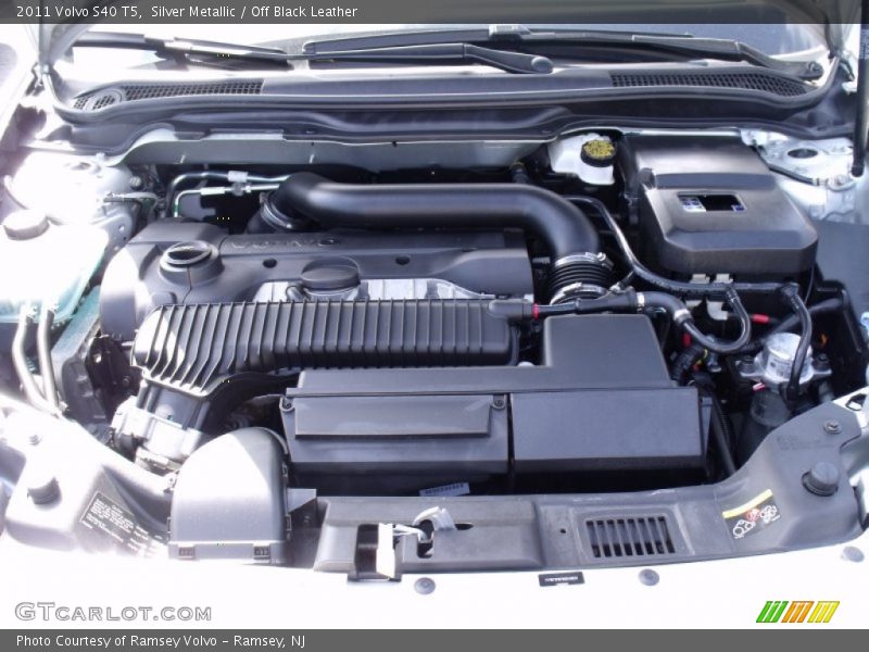  2011 S40 T5 Engine - 2.5 Liter Turbocharged DOHC 20-Valve VVT Inline 5 Cylinder
