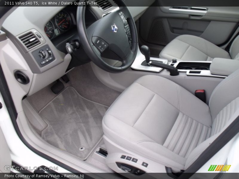  2011 S40 T5 Dalaro Quartz T-Tec Interior