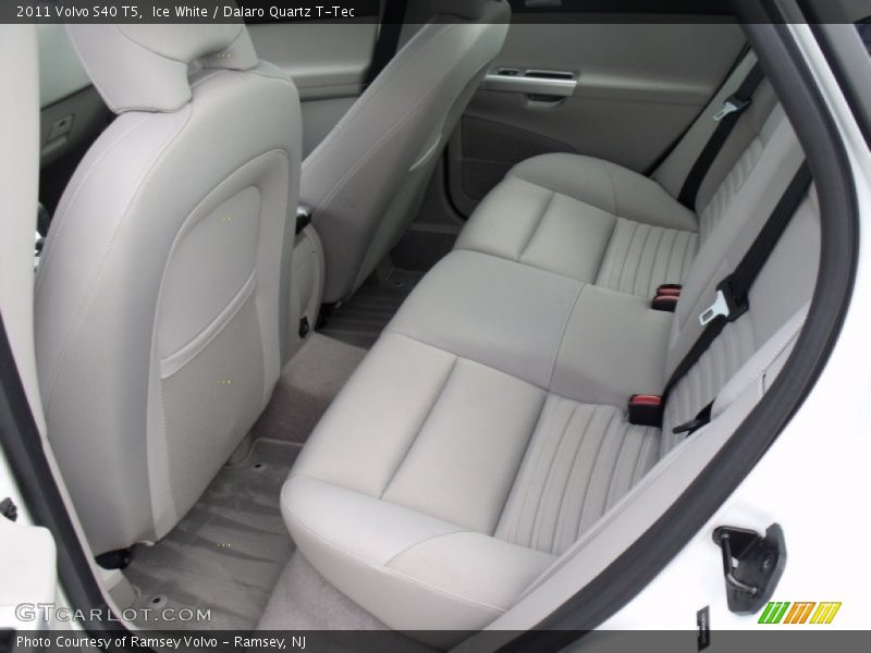  2011 S40 T5 Dalaro Quartz T-Tec Interior