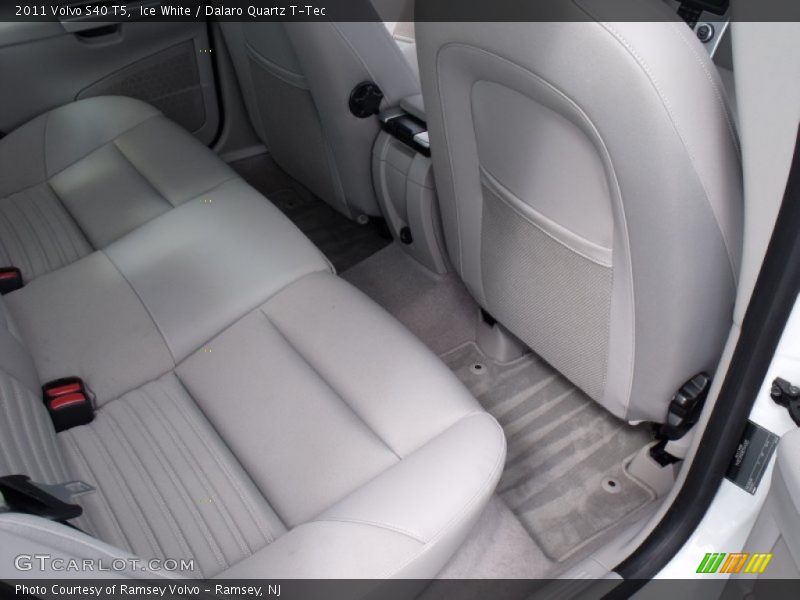  2011 S40 T5 Dalaro Quartz T-Tec Interior