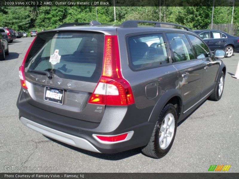 Oyster Grey Metallic / Off Black 2009 Volvo XC70 3.2 AWD
