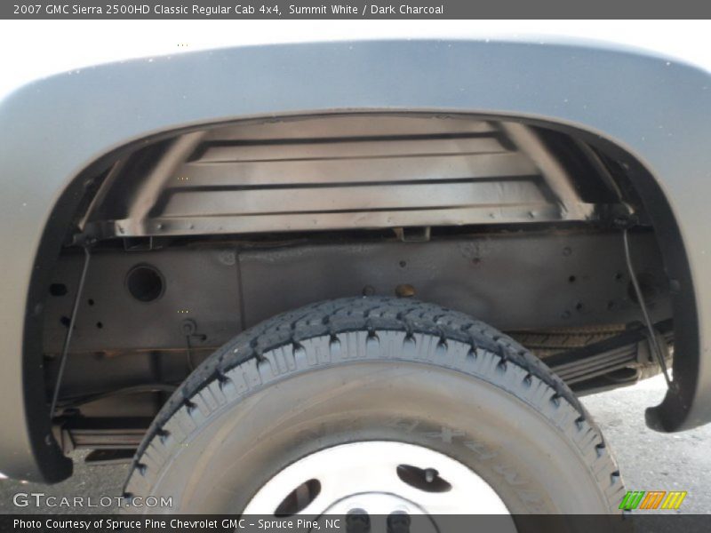 Summit White / Dark Charcoal 2007 GMC Sierra 2500HD Classic Regular Cab 4x4