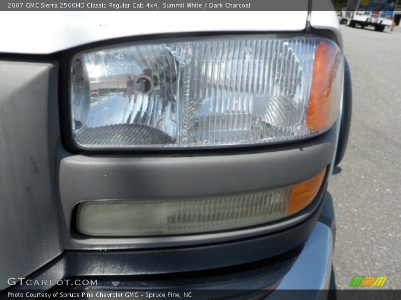 Summit White / Dark Charcoal 2007 GMC Sierra 2500HD Classic Regular Cab 4x4