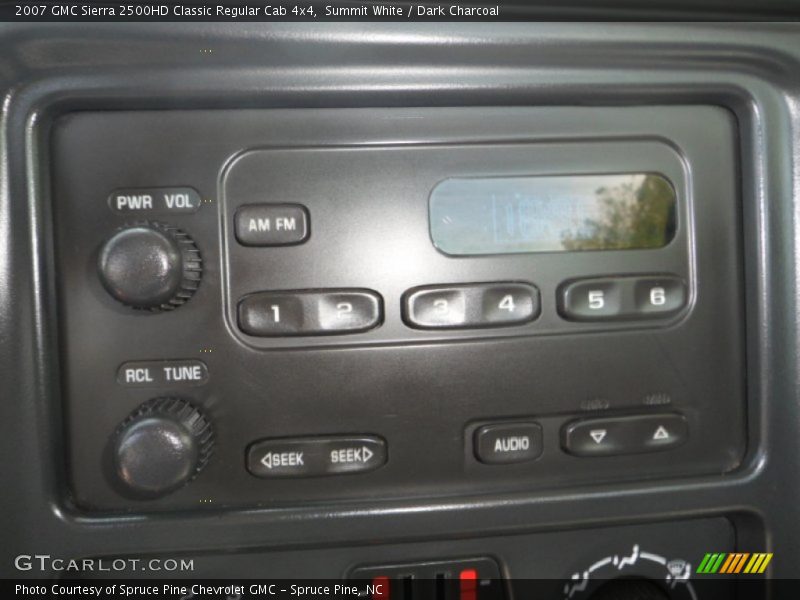 Controls of 2007 Sierra 2500HD Classic Regular Cab 4x4