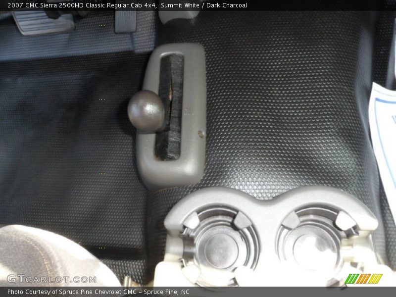 Summit White / Dark Charcoal 2007 GMC Sierra 2500HD Classic Regular Cab 4x4