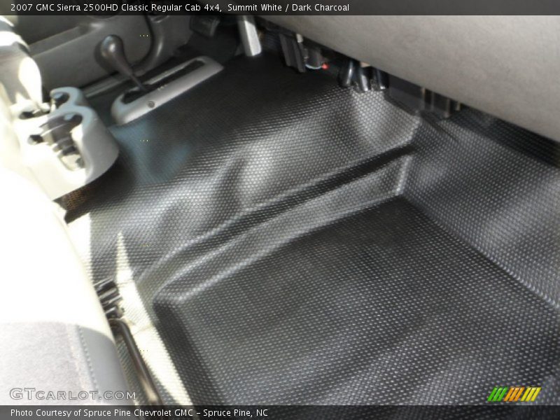 Summit White / Dark Charcoal 2007 GMC Sierra 2500HD Classic Regular Cab 4x4