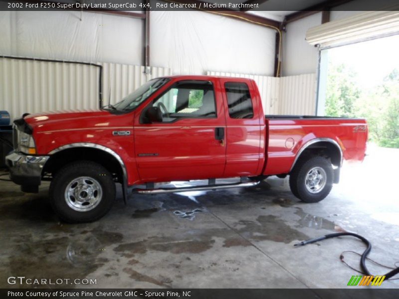 Red Clearcoat / Medium Parchment 2002 Ford F250 Super Duty Lariat SuperCab 4x4