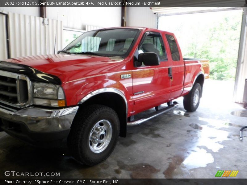Red Clearcoat / Medium Parchment 2002 Ford F250 Super Duty Lariat SuperCab 4x4