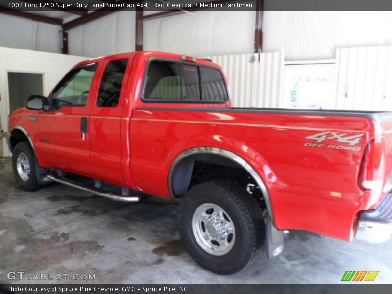 Red Clearcoat / Medium Parchment 2002 Ford F250 Super Duty Lariat SuperCab 4x4