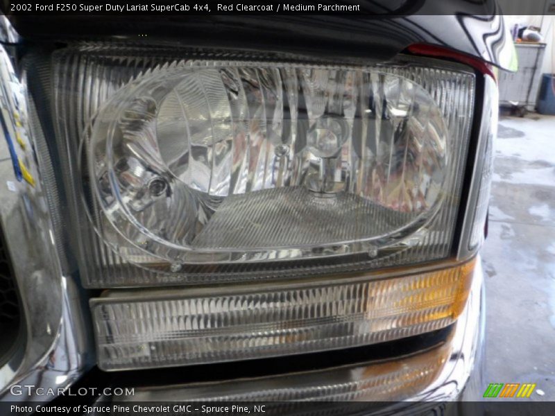 Red Clearcoat / Medium Parchment 2002 Ford F250 Super Duty Lariat SuperCab 4x4