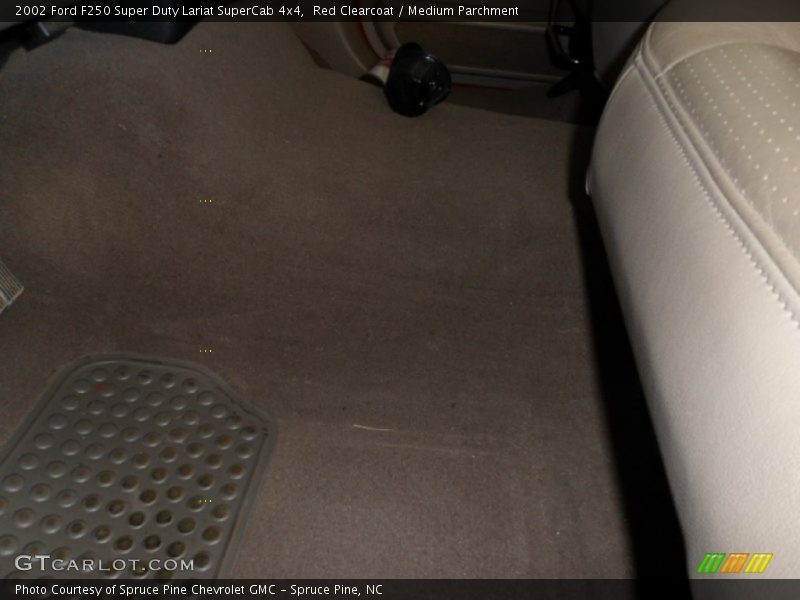 Red Clearcoat / Medium Parchment 2002 Ford F250 Super Duty Lariat SuperCab 4x4