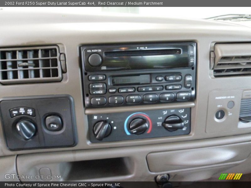 Red Clearcoat / Medium Parchment 2002 Ford F250 Super Duty Lariat SuperCab 4x4