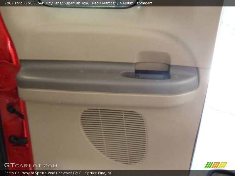 Red Clearcoat / Medium Parchment 2002 Ford F250 Super Duty Lariat SuperCab 4x4