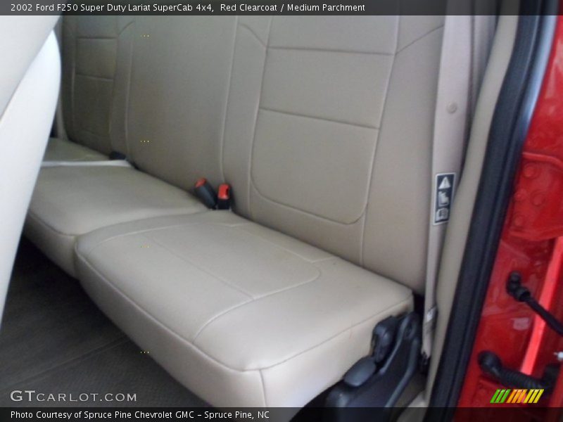 Red Clearcoat / Medium Parchment 2002 Ford F250 Super Duty Lariat SuperCab 4x4