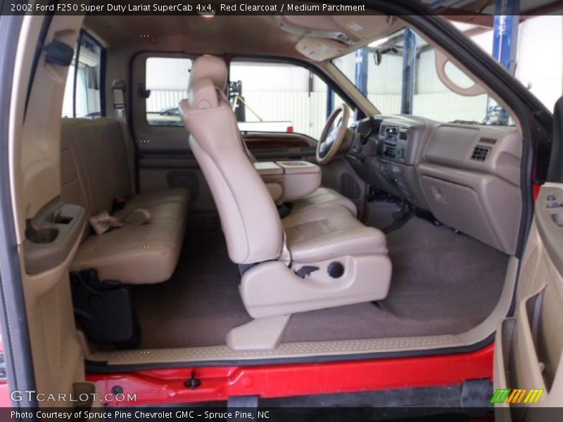 Red Clearcoat / Medium Parchment 2002 Ford F250 Super Duty Lariat SuperCab 4x4